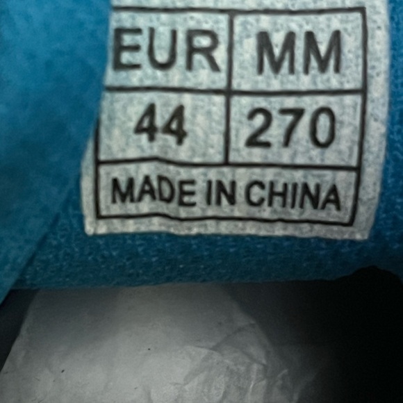 🆕. NEW Gray and Black Hiking Boots with Blue Accents Size 44 - Picture 8 of 8